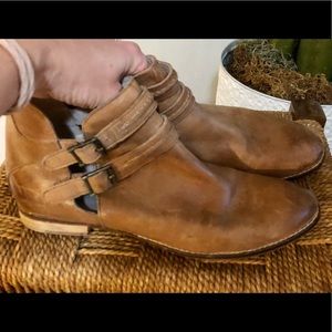 Free People Very Cute Leather Bootie - sz 10-10.5